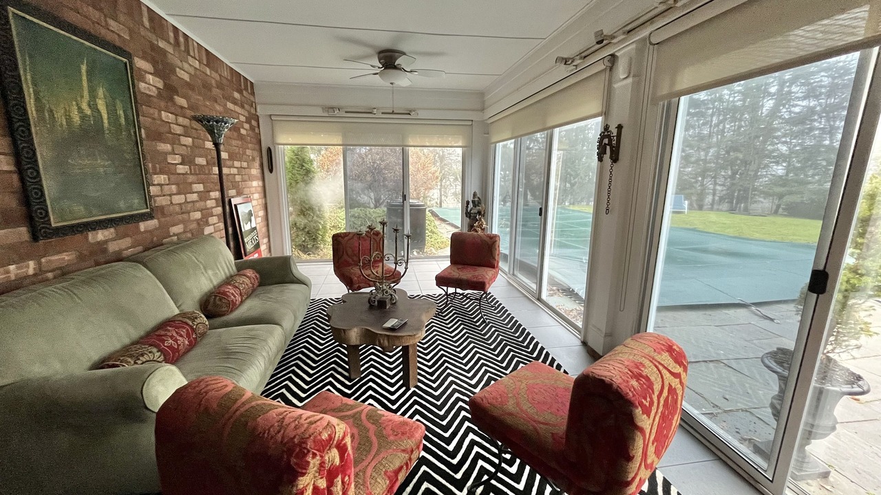 Photo of Livingroom in Kingston