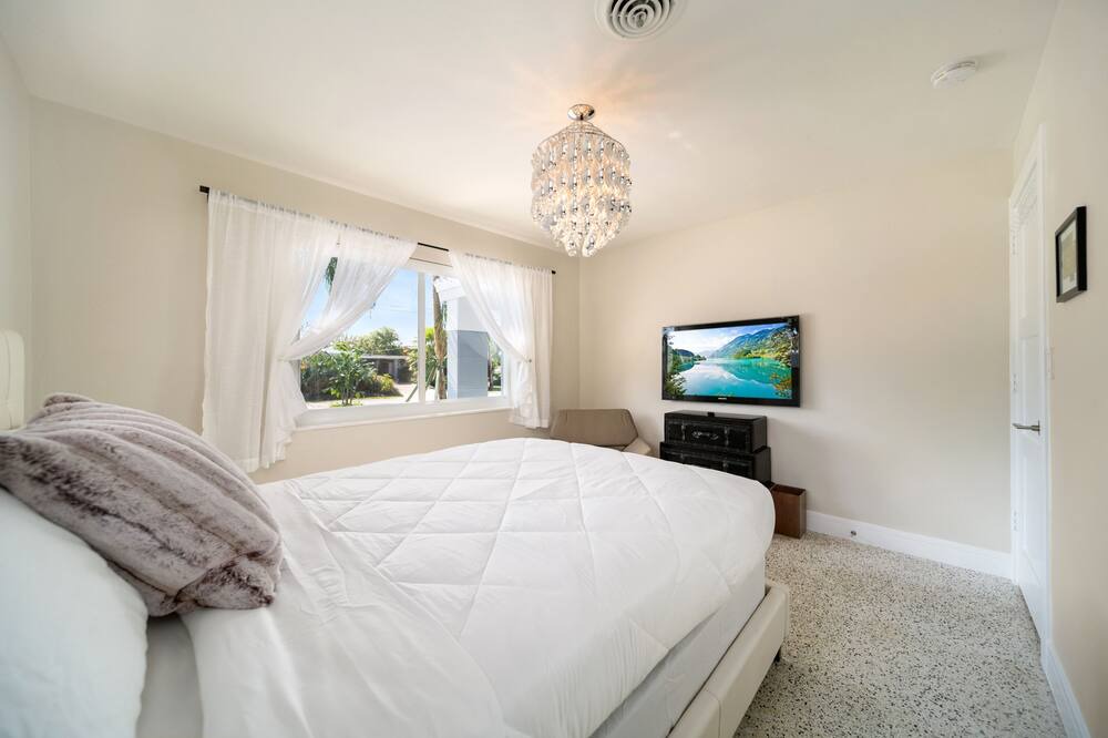 Photo of Bedroom in Coral Heights