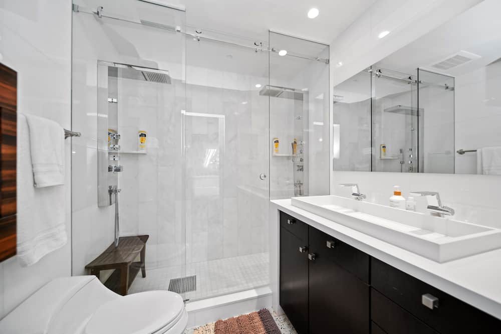 Photo of Bathroom in Coral Heights