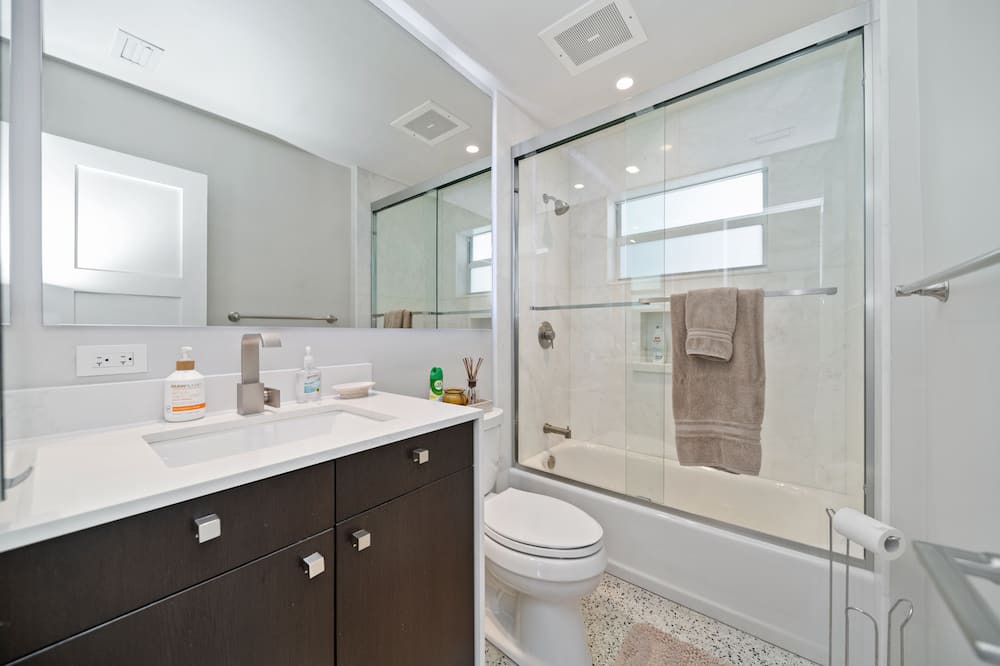 Photo of Bathroom in Coral Heights