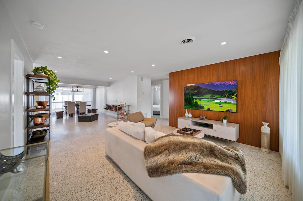 Photo of Livingroom in Coral Heights