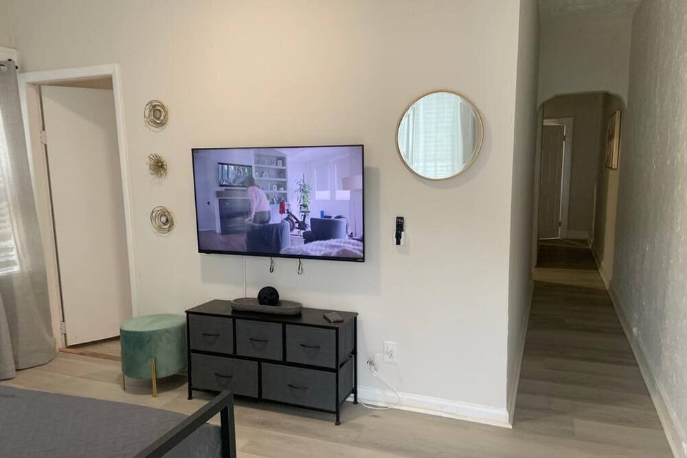 Photo of Livingroom in West Little River