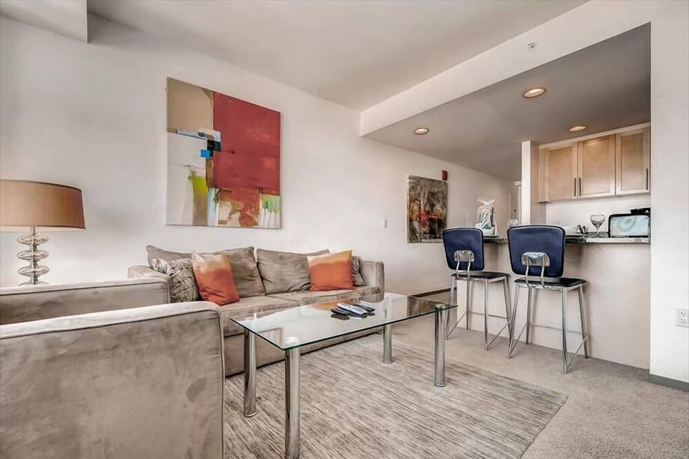 Photo of Livingroom in East Cambridge
