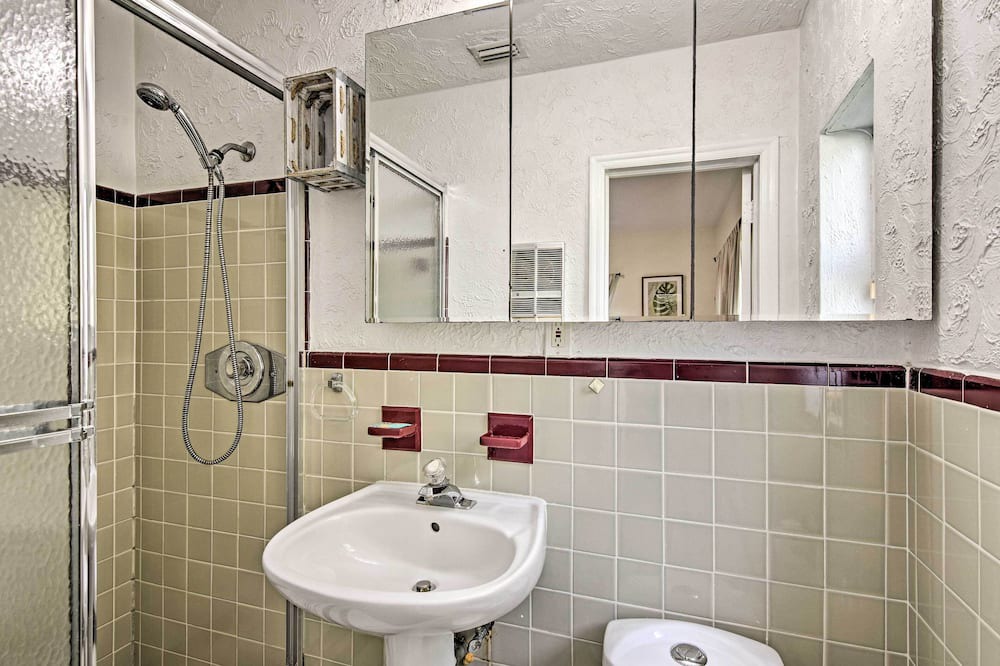 Photo of Bathroom in Deerfield Beach