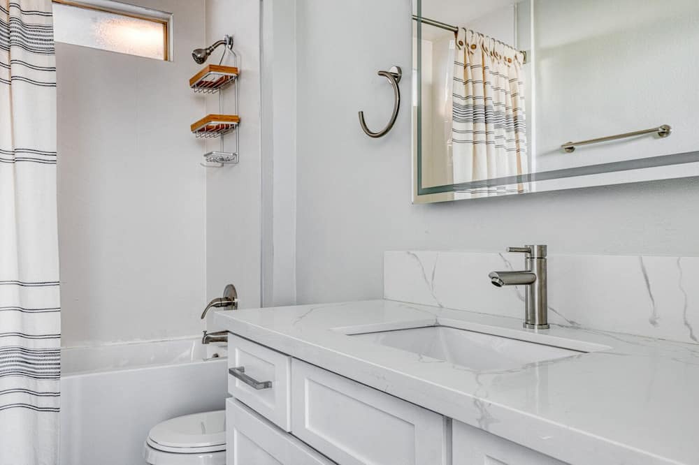 Photo of Bathroom in Rampart Village