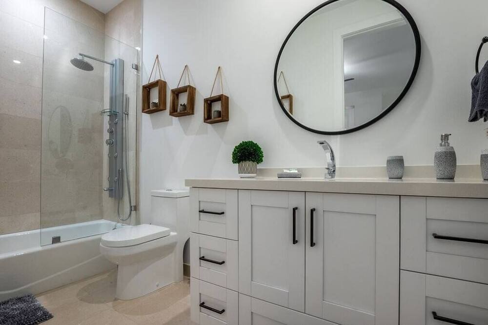 Photo of Bathroom in Highland Garden