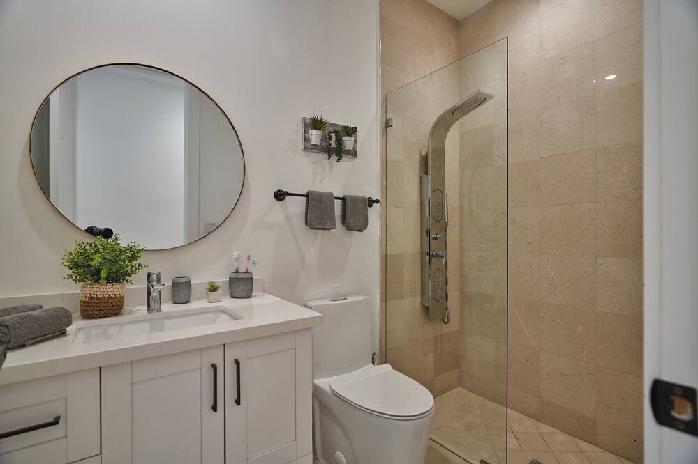 Photo of Bathroom in Highland Garden