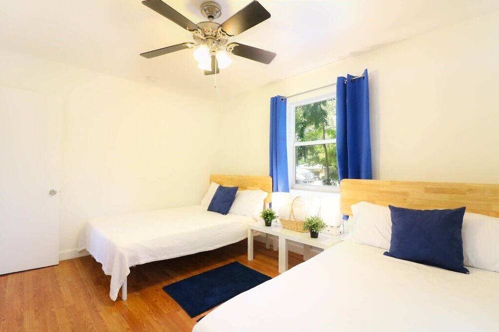Photo of Bedroom in South Middle River