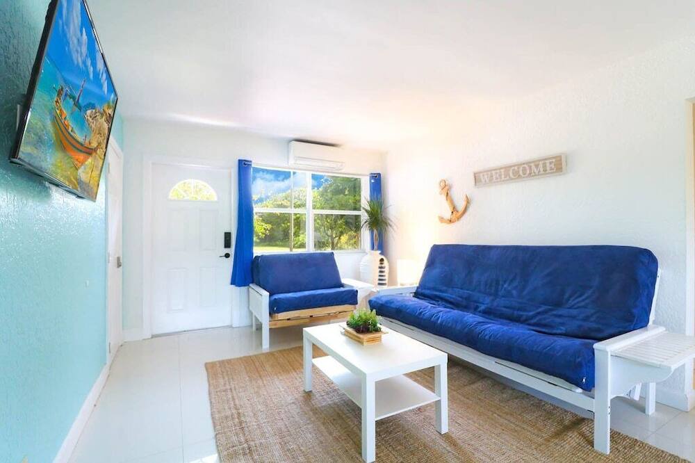 Photo of Livingroom in South Middle River