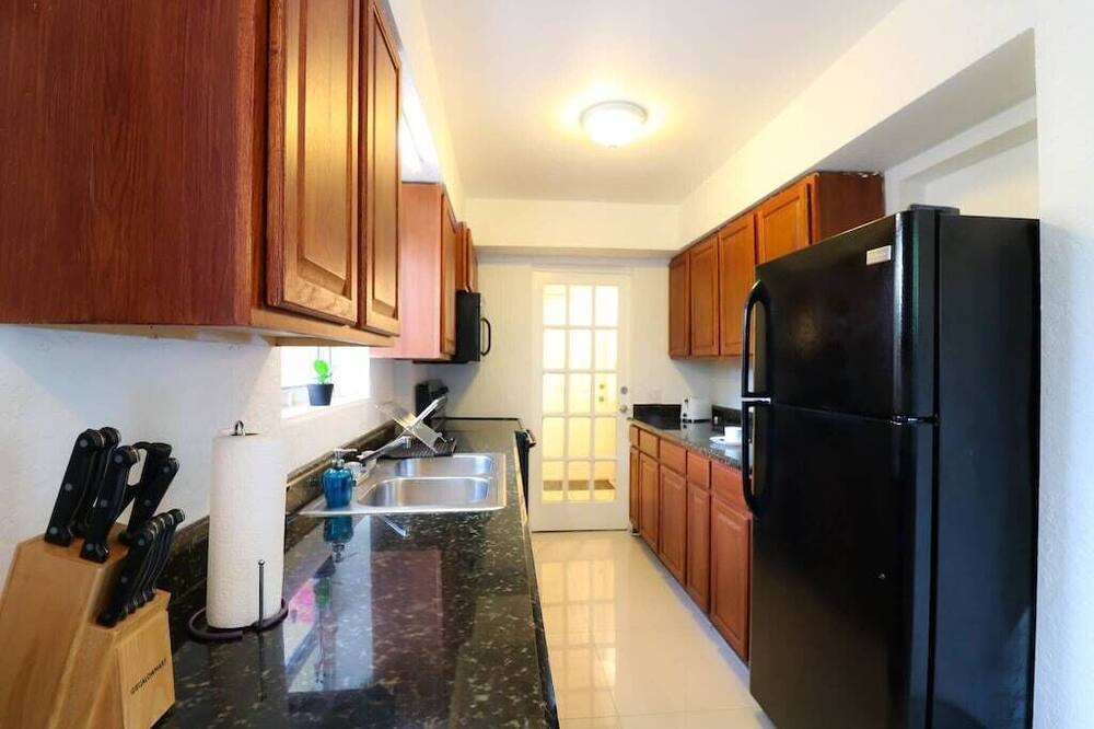 Photo of Kitchen in South Middle River