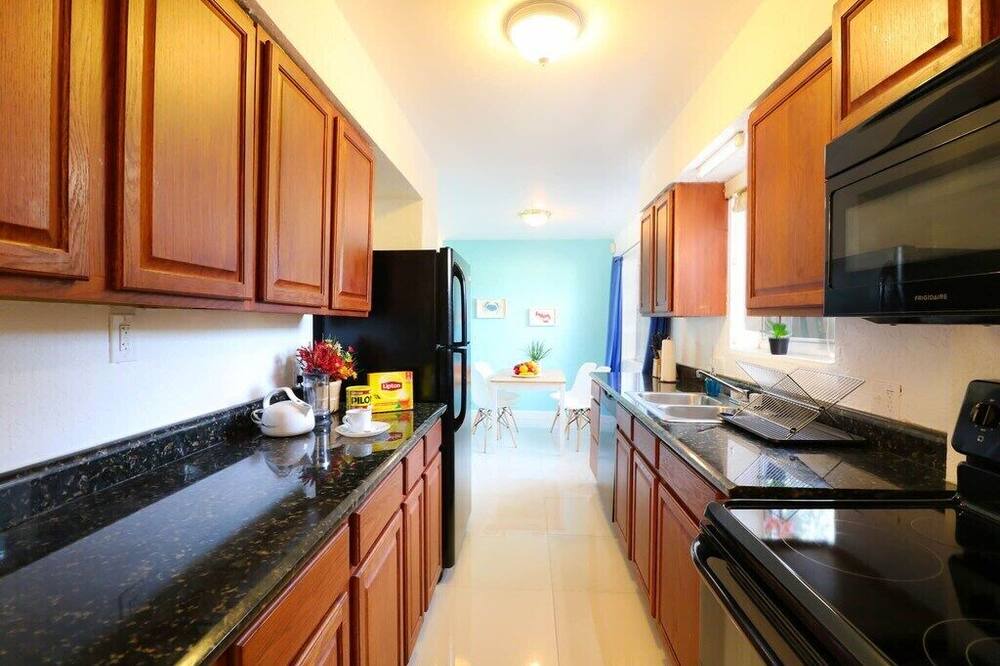 Photo of Kitchen in South Middle River