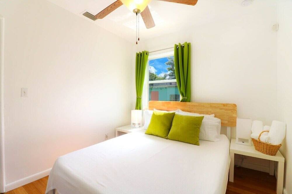 Photo of Bedroom in South Middle River