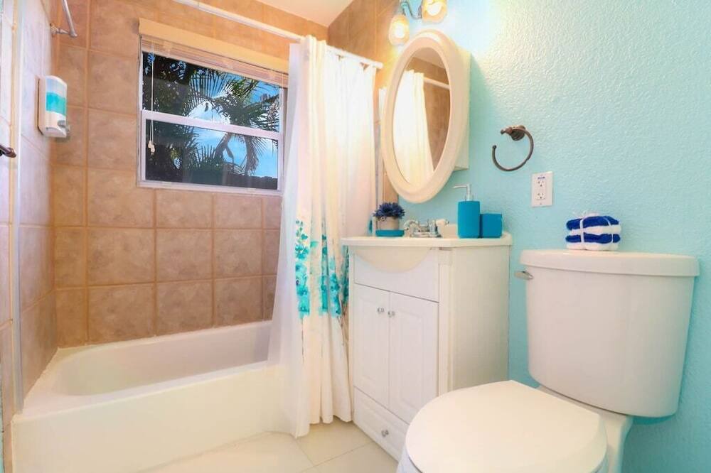 Photo of Bathroom in South Middle River