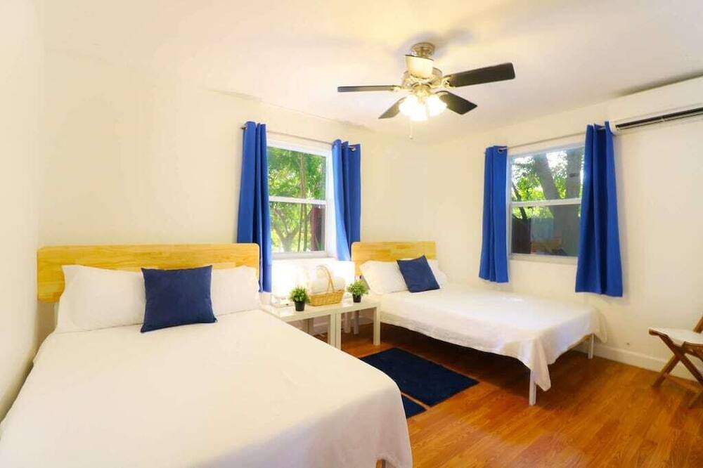 Photo of Bedroom in South Middle River