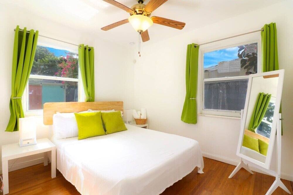 Photo of Bedroom in South Middle River