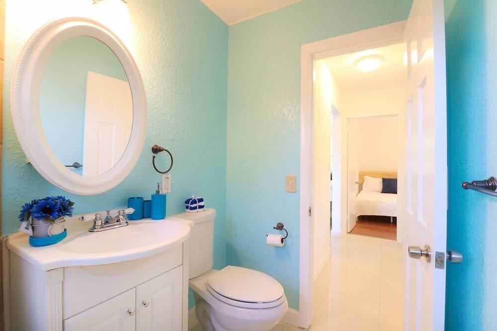 Photo of Bathroom in South Middle River