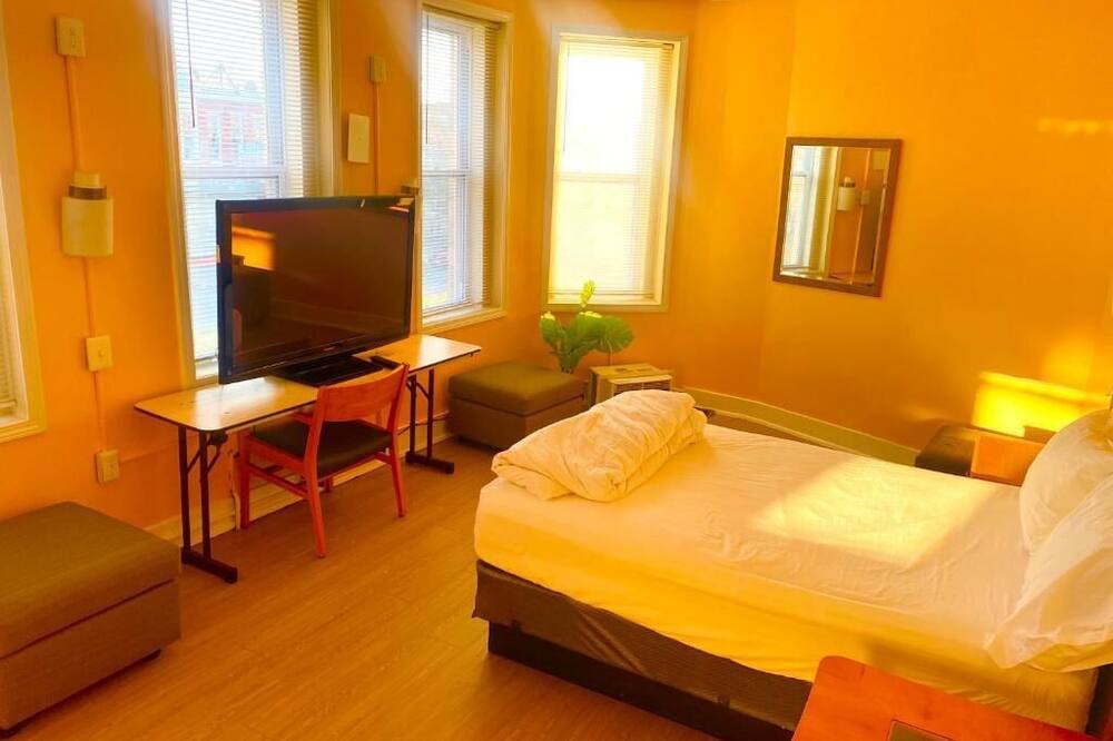 Photo of Bedroom in Downtown Baltimore
