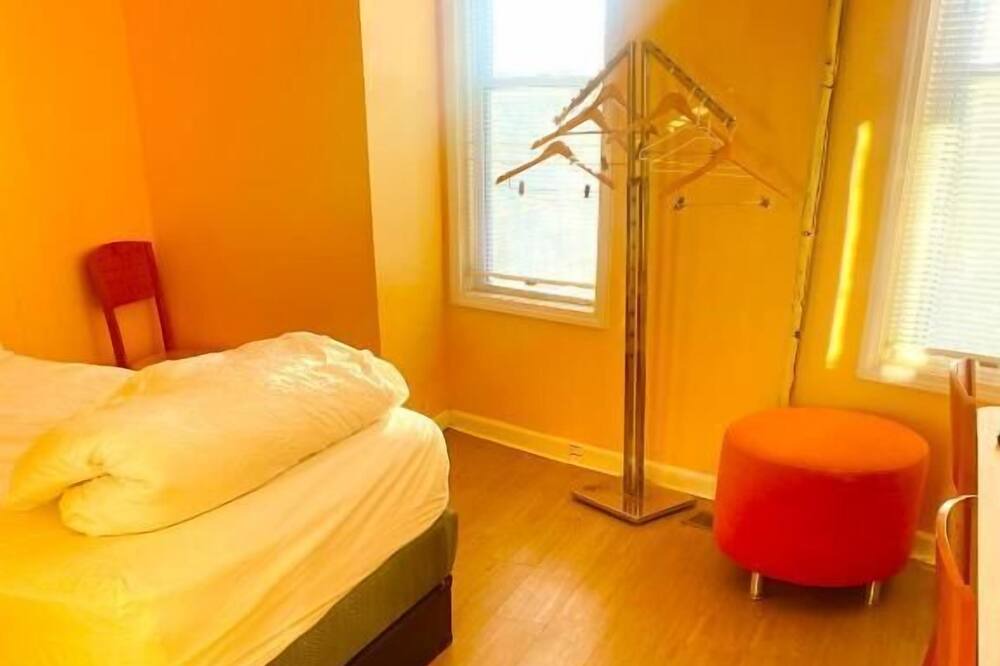 Photo of Bedroom in Downtown Baltimore
