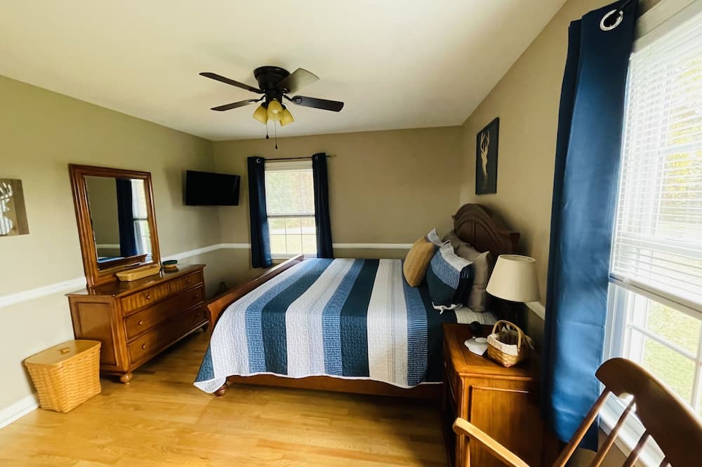 Photo of Bedroom in Rochelle