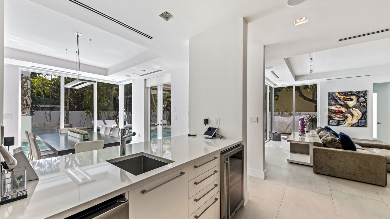 Photo of Kitchen in Lauderdale Beach