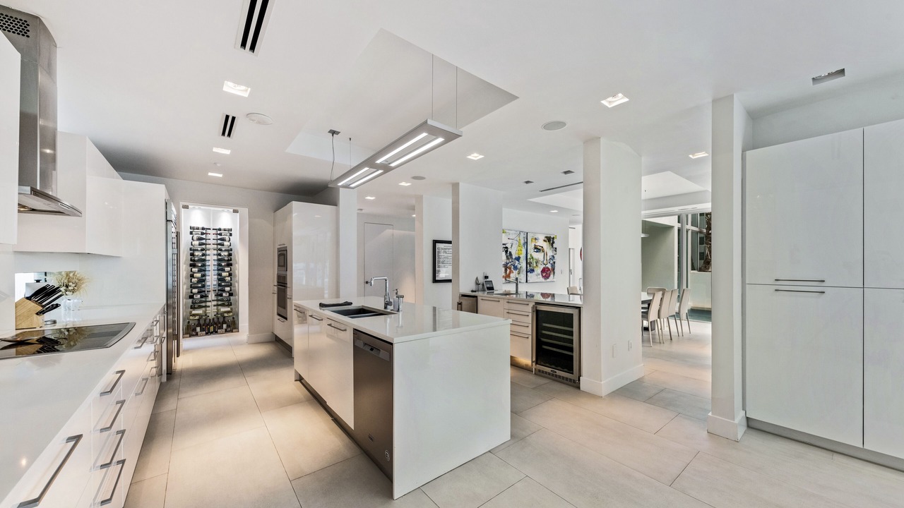 Photo of Kitchen in Lauderdale Beach