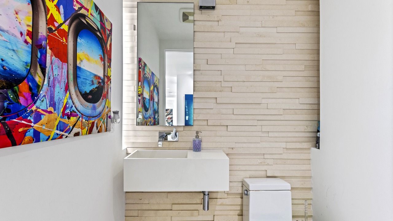 Photo of Bedroom in Lauderdale Beach