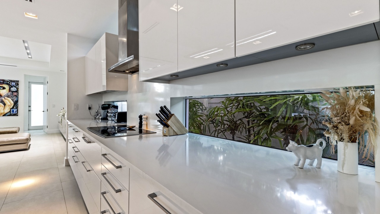 Photo of Kitchen in Lauderdale Beach