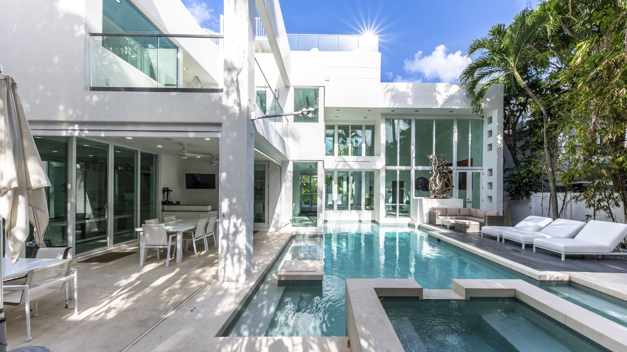 Photo of Outdoor in Lauderdale Beach