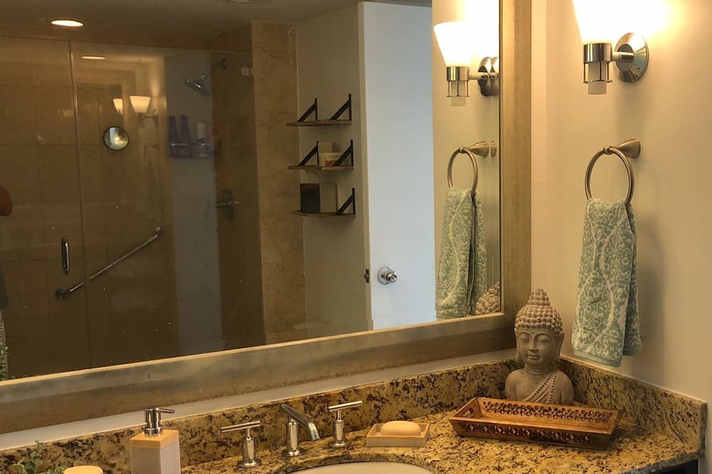 Photo of Bathroom in Birch Park Finger Streets