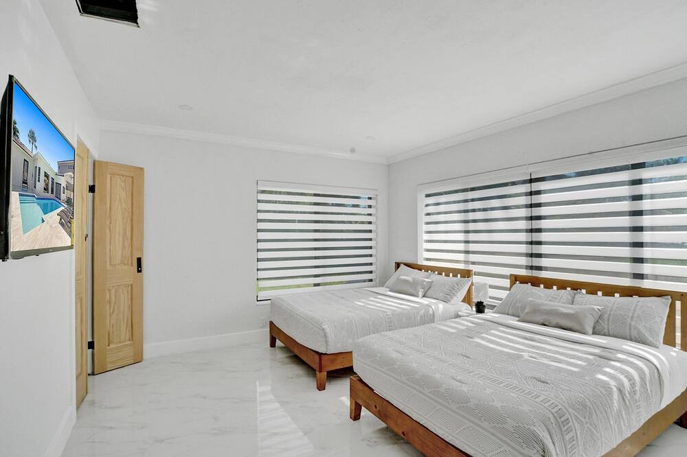 Photo of Bedroom in South Lake