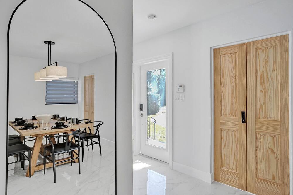 Photo of Bedroom in South Lake