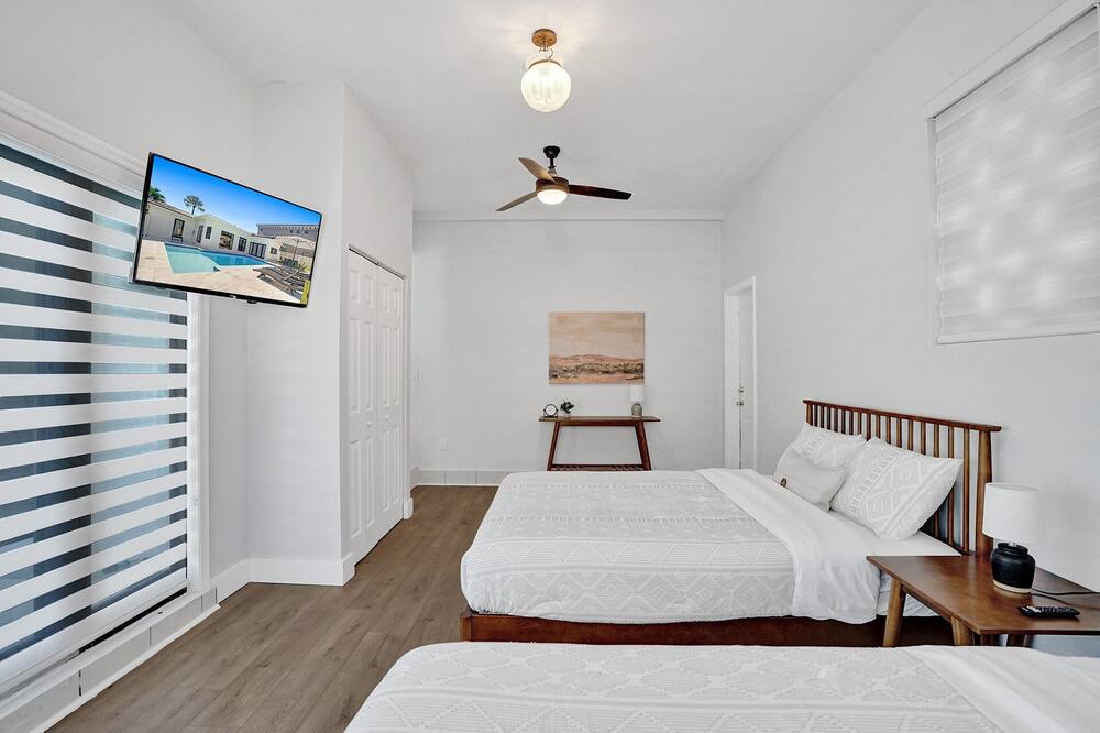 Photo of Bedroom in South Lake