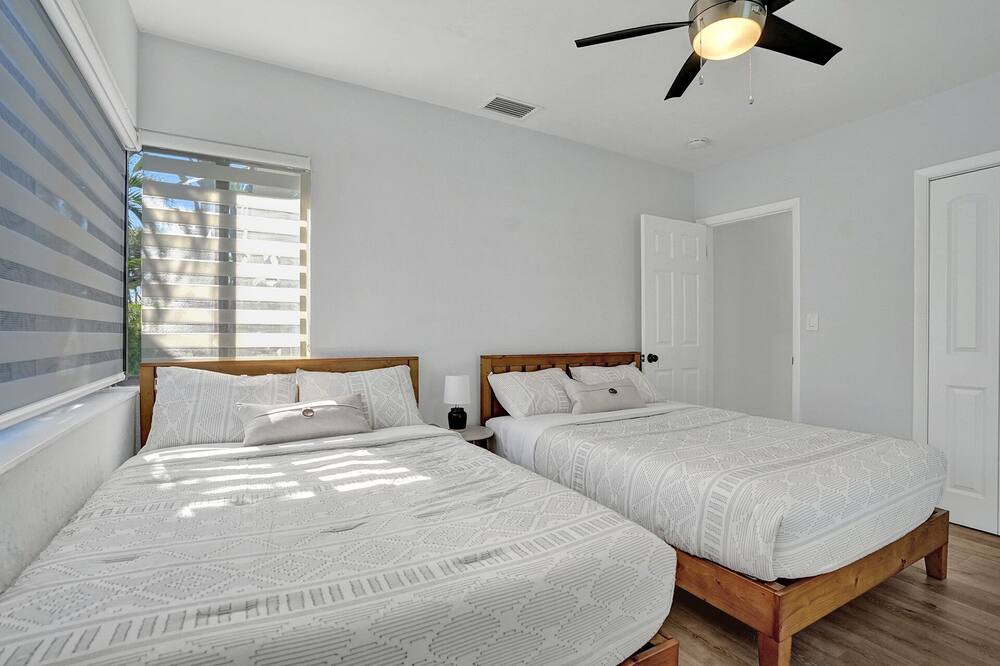 Photo of Bedroom in South Lake