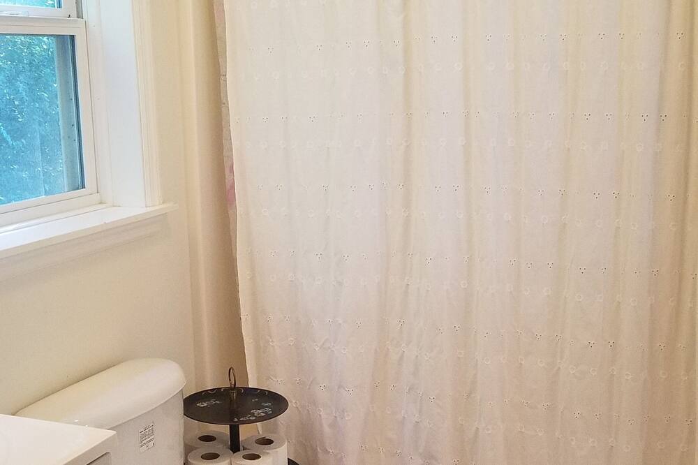 Photo of Bathroom in Faber