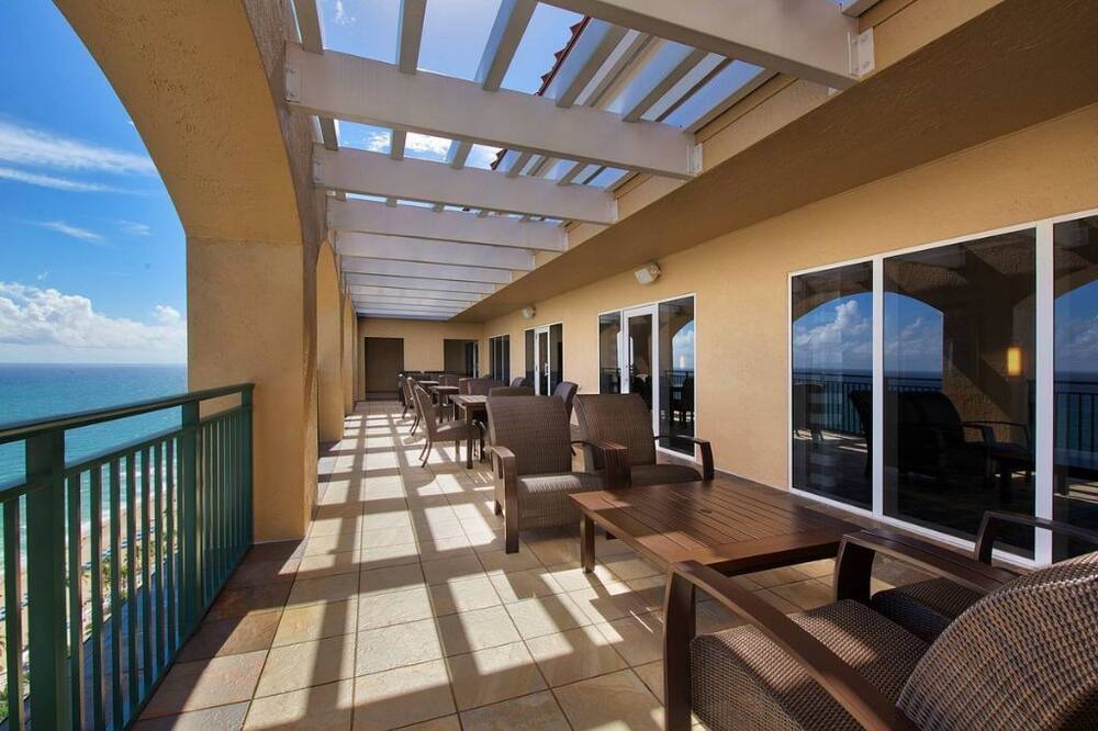 Photo of Patio Balcony in Barrier Island