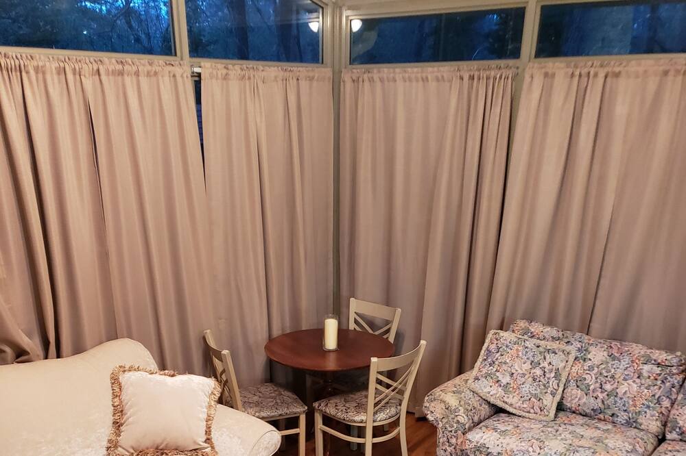 Photo of Livingroom in Snow Hill