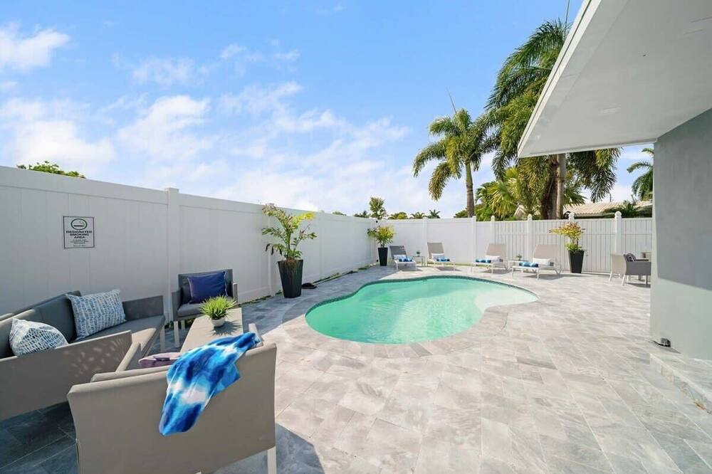 Photo of Outdoor in Coral Heights
