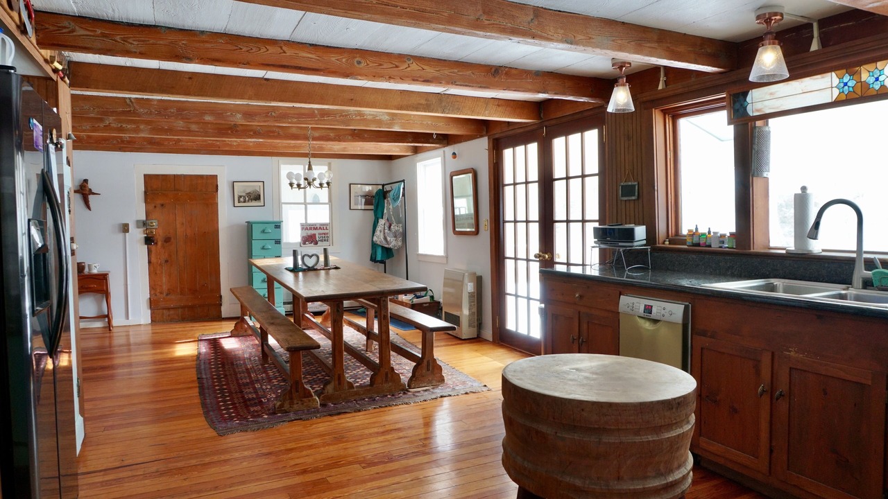 Photo of Kitchen in Town of Olive