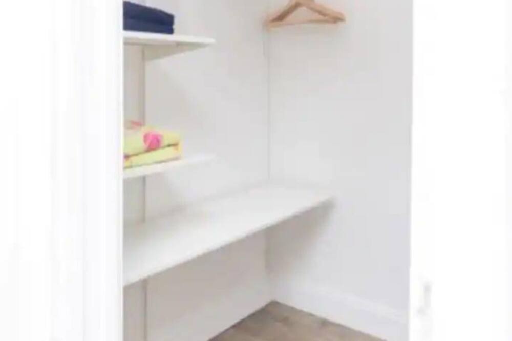 Photo of Bedroom in Middle River Terrace