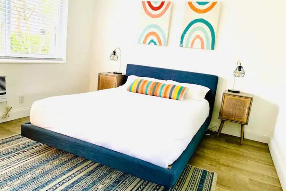 Photo of Bedroom in Middle River Terrace