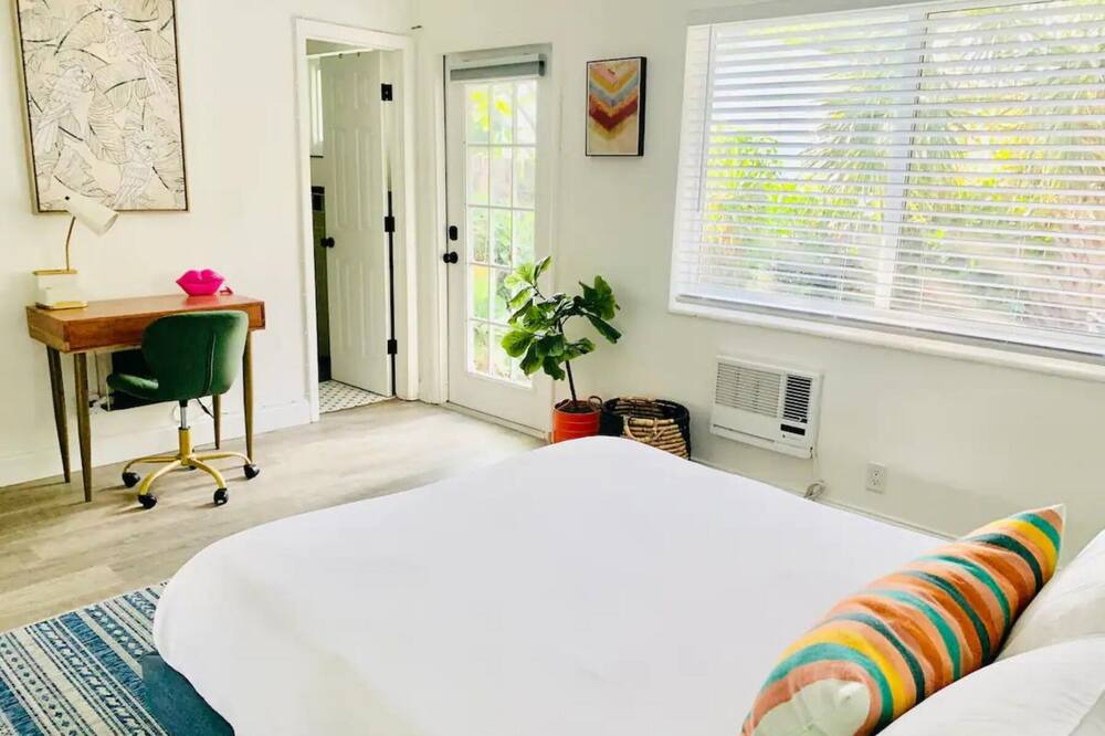 Photo of Bedroom in Middle River Terrace