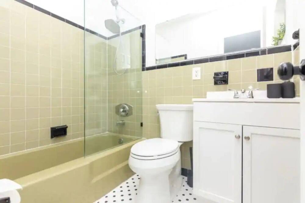 Photo of Bathroom in Middle River Terrace