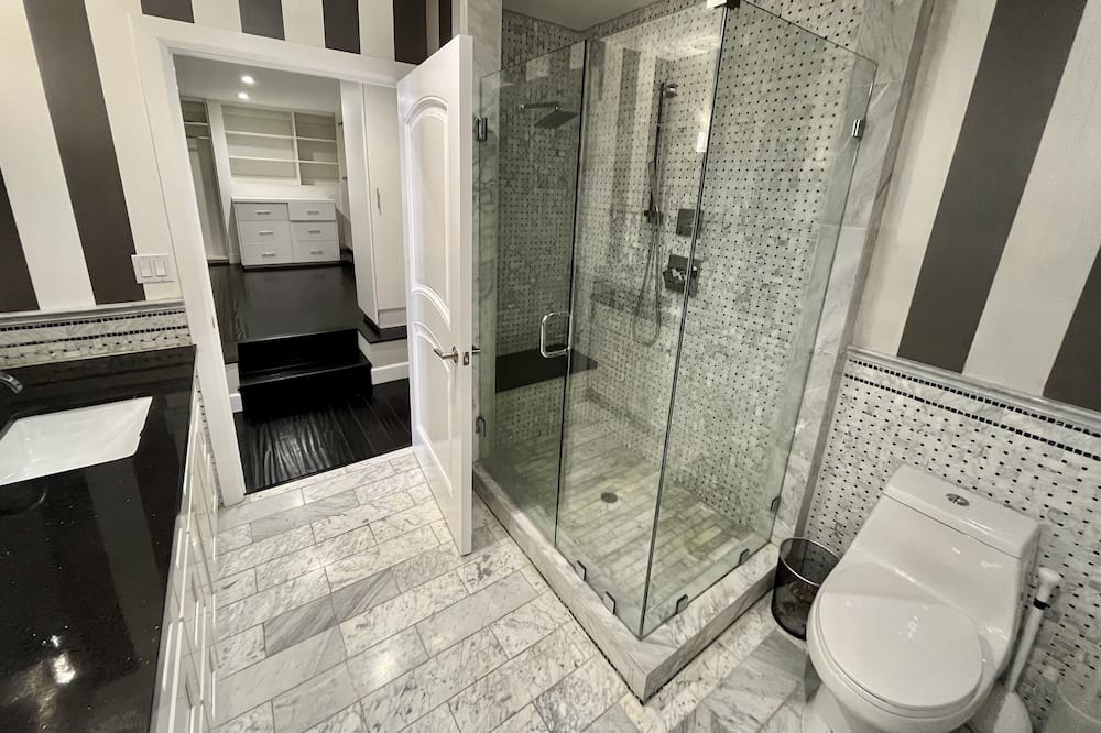 Photo of Bathroom in The Flats