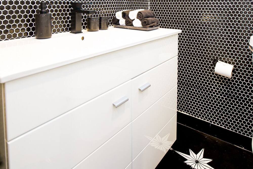 Photo of Bathroom in Dolphin Isles