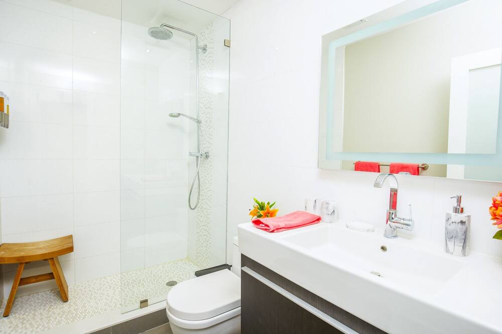 Photo of Bathroom in Dolphin Isles
