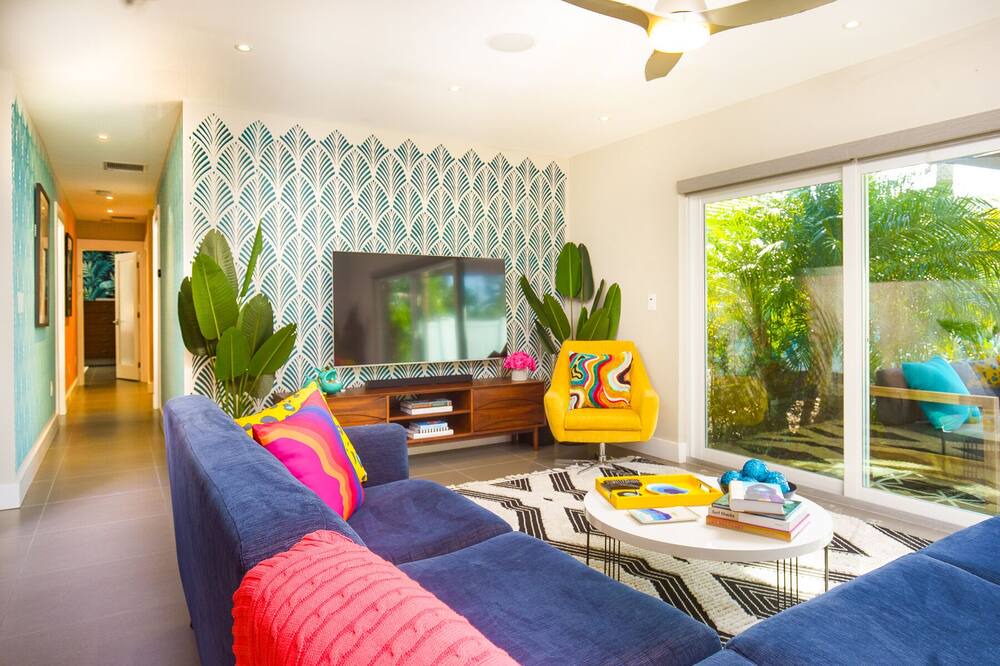 Photo of Livingroom in Dolphin Isles