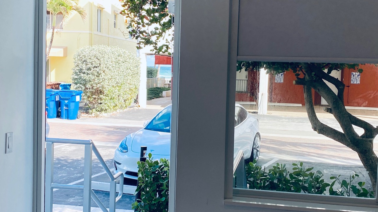Photo of Others in Hollywood