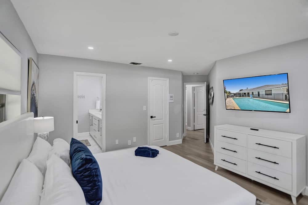 Photo of Bedroom in Pompano Isles