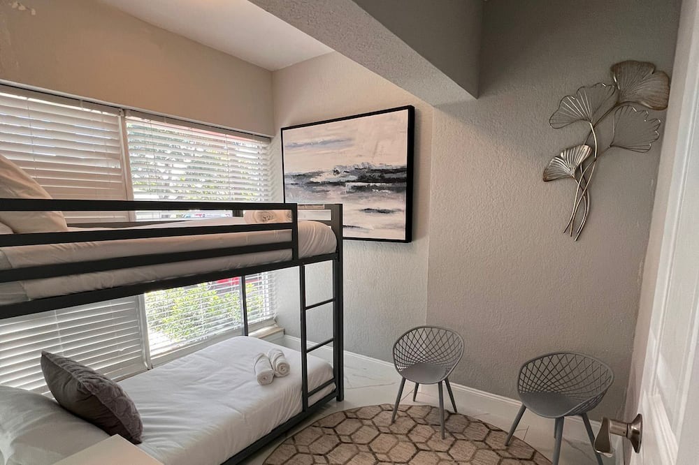 Photo of Bedroom in Pompano Isles
