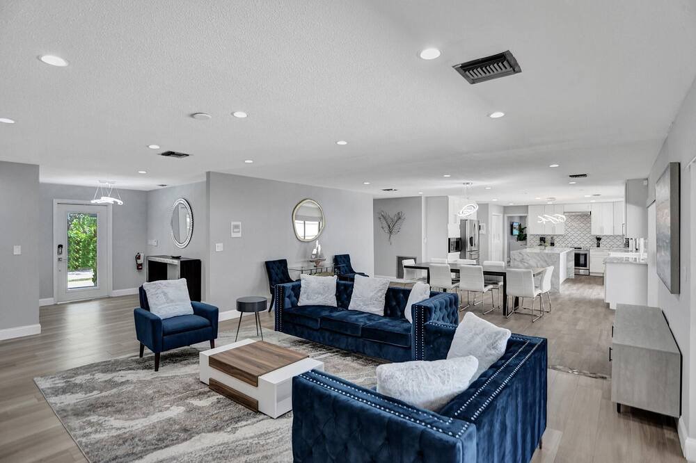 Photo of Livingroom in Pompano Isles